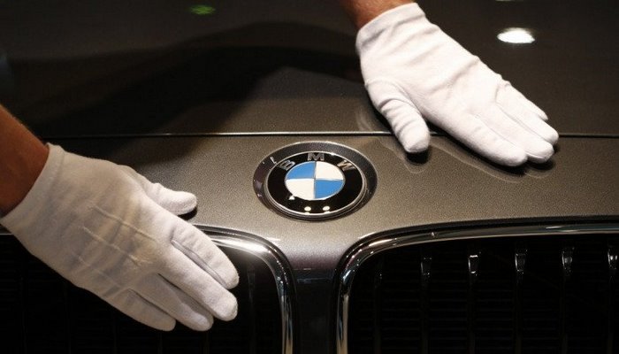 BMW Evde Kalanlar İçin Bir Dizi Masa Oyunu Yayınladı
